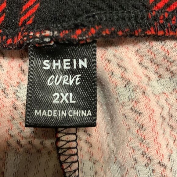 SHEIN Size 2XL red plaid pants w/leg ruching make for a look of tall/long legs - Picture 3 of 8